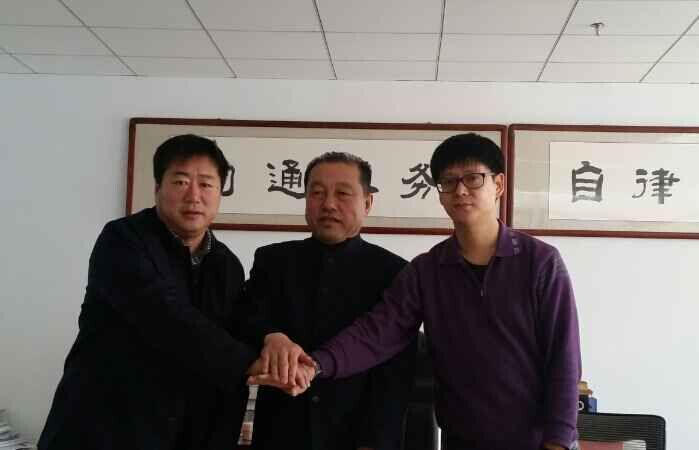 內(nèi)蒙古農(nóng)牧業(yè)產(chǎn)業(yè)化龍頭企業(yè)協(xié)會(huì)與內(nèi)蒙古拉卡拉支付有限公司、內(nèi)蒙古蒙優(yōu)匯電子商務(wù)有限公司簽署三方戰(zhàn)略框架合作協(xié)議——助力內(nèi)蒙古綠色農(nóng)畜產(chǎn)品“走出去”